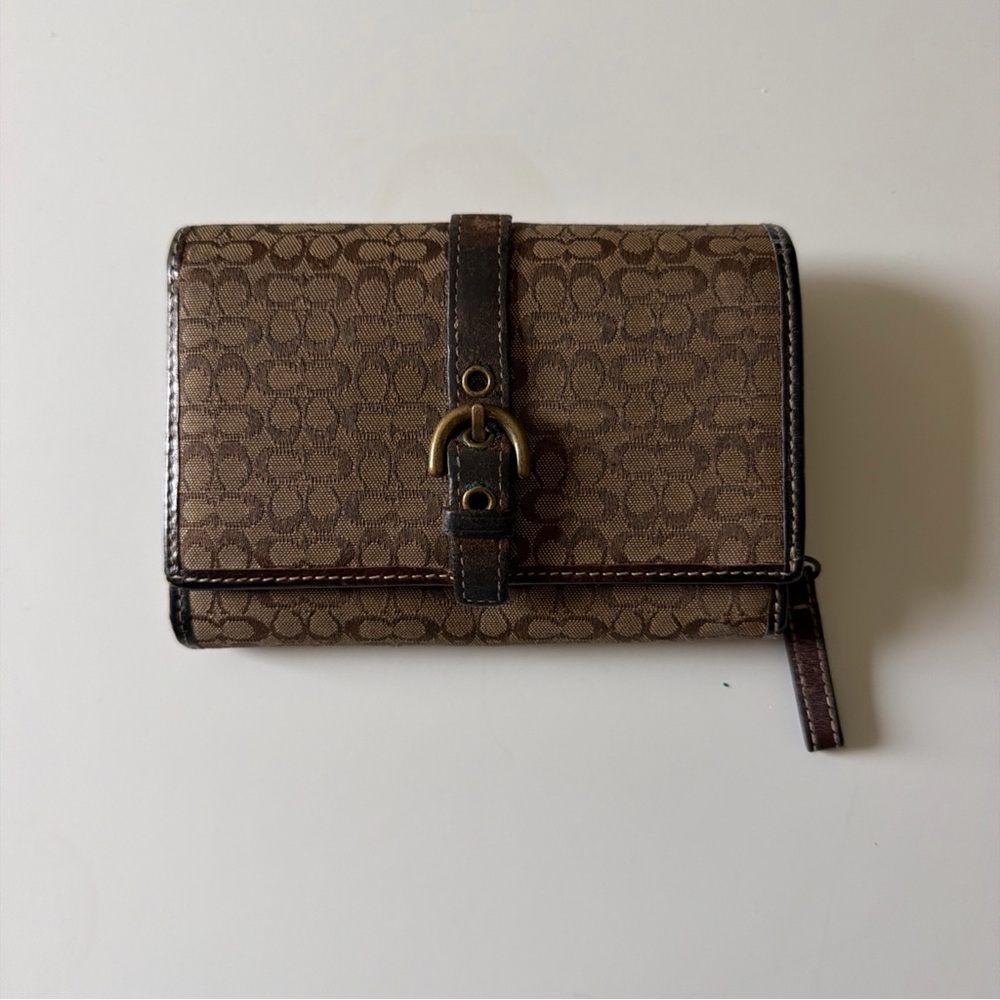 Coach Authentic Buckle Front Brown Bifold Logo Wallet